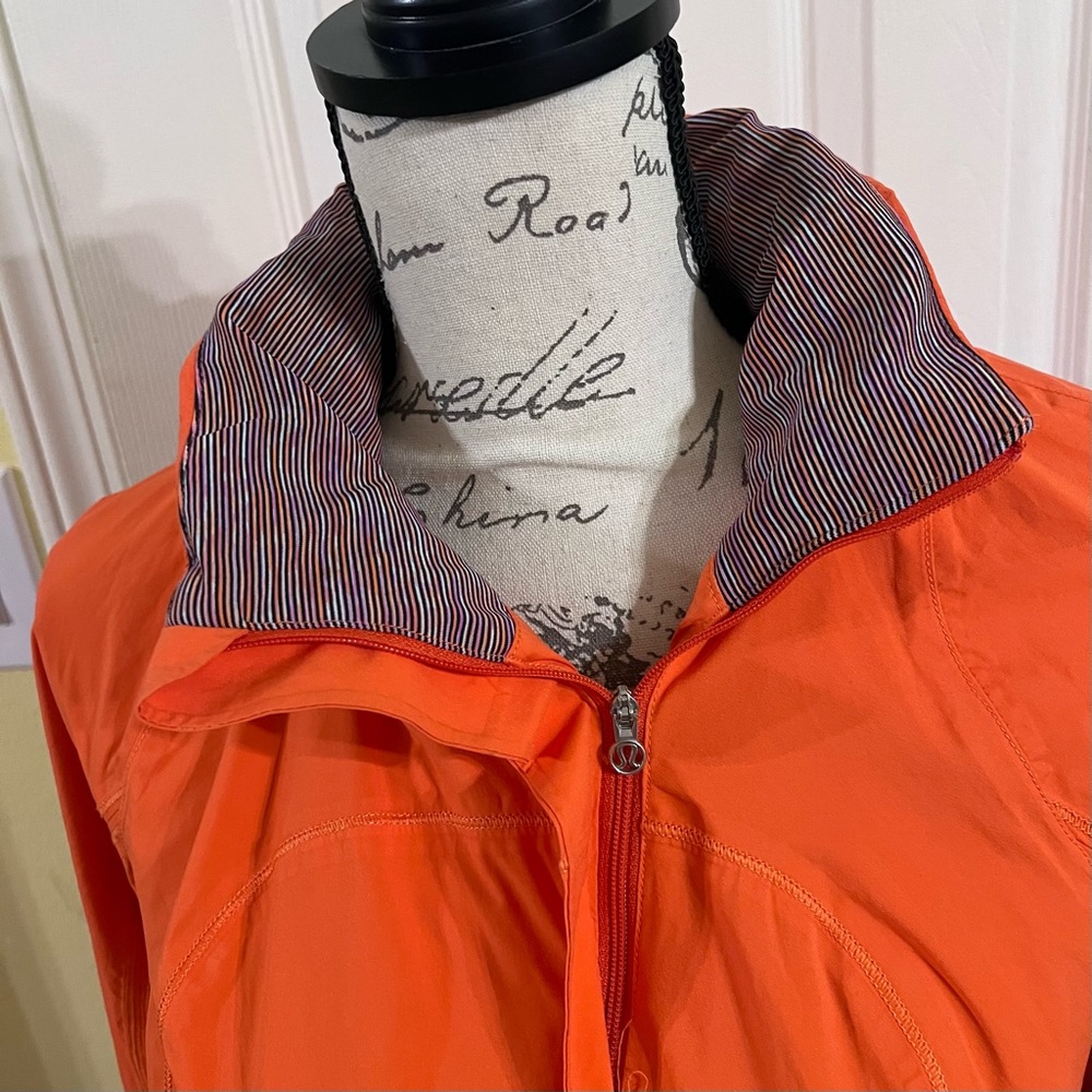 RARE Lululemon Run: In The Rain Jacket - Picture 13 of 16